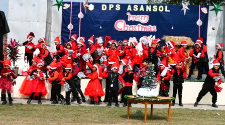 CHRISTMAS DREAMS, NEW YEAR GLEAMS